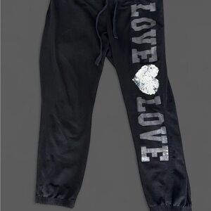 black sequin "love" cropped capris 🎀☁️